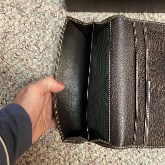 Gucci metal clasp classic double g print leather wallet - authentic - Picture 8 of 16